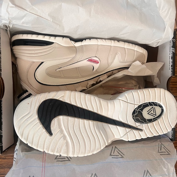 Nike sneakers - Picture 9 of 10